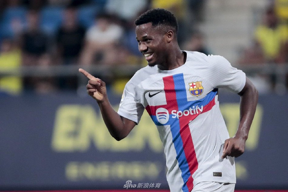 迫改乘大巴 迫改乘大巴